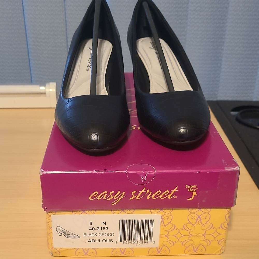 Easy Street Black Croco Pattern Heels